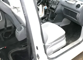 VW Caddy 2k Teppich Innenraumteppich Innen vorne + mitte- schwarz - Bild 4