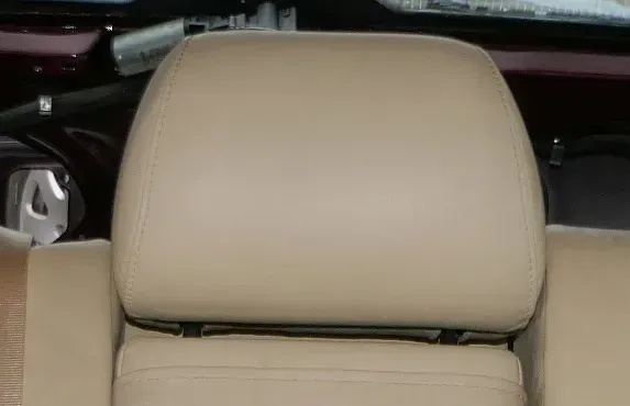 1x A4 B5 A6 4B Kopfstütze hinten Mitte Leder vanille gelb Perlnappaleder - Bild 1