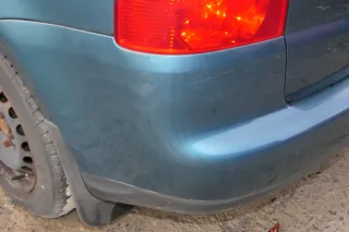 VW Touran 1T Stoßstange hinten Heckstoßstange Stoßfänger blau grün LC5Q - Bild 3