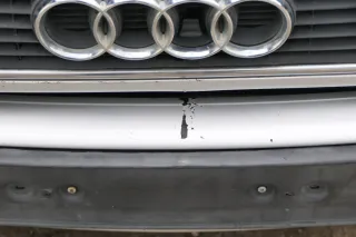 Audi 80 8C Stoßstange vorne Frontstoßstange Stoßfänger grau LY7T - Gitter - Bild 6