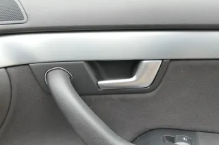 1x A4 8E B7 Türverkleidung Verkleidung Tür vorne rechts soul schwarz Griff Öffne - Bild 3