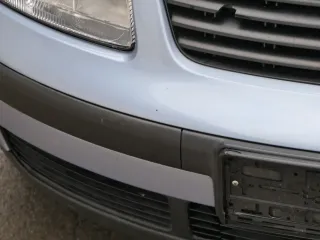 VW Passat 3B Stoßstange vorne Frontstoßstange Stoßfänger vorne blau LL5Y + Grill - Bild 6