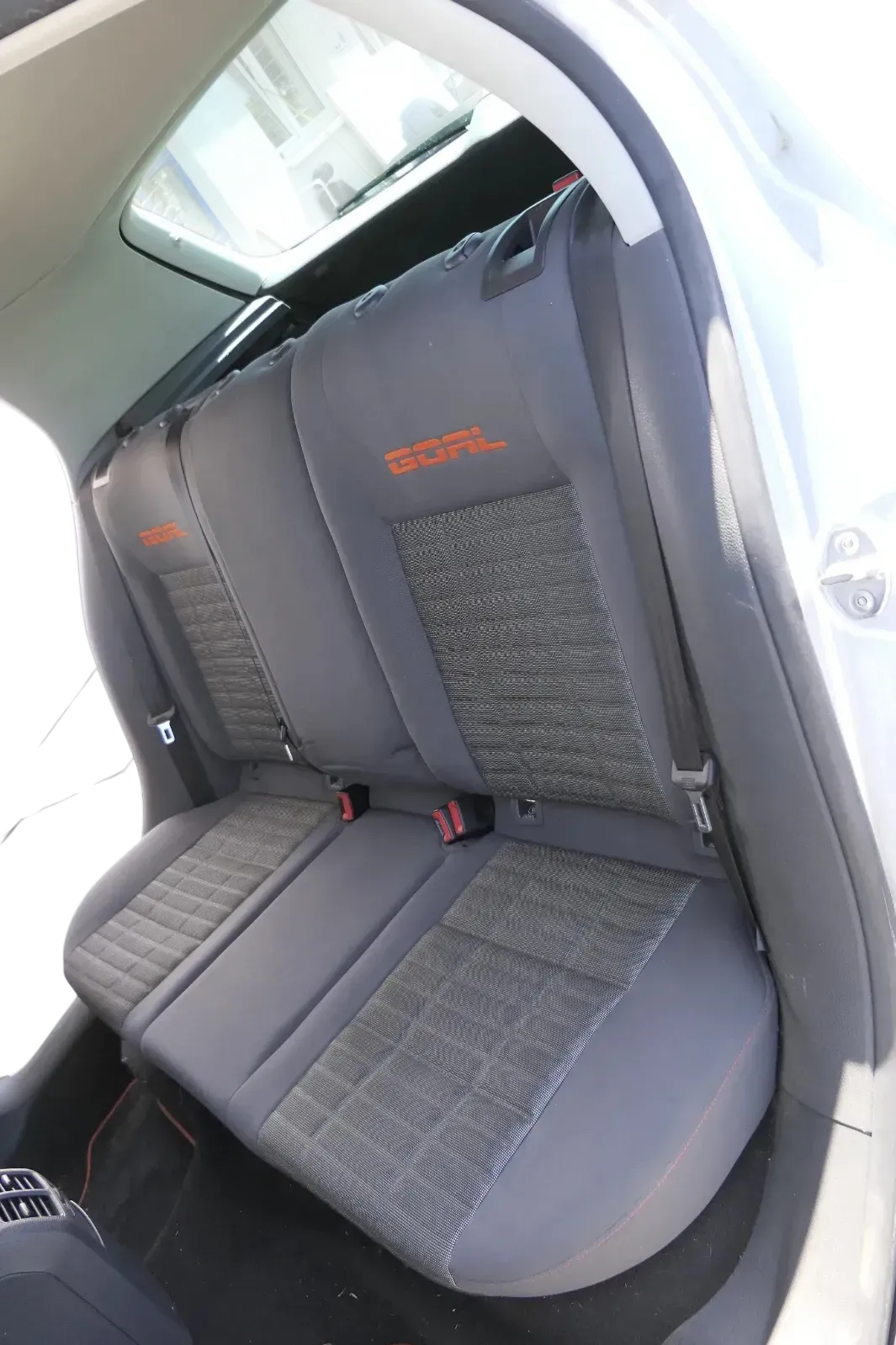 VW Golf 5 V Sitz Sitze hinten Rückbank Rücksitzbank 3 Punkt Lehne orange Goal - Bild 1
