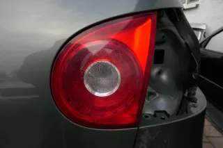 VW Golf 5 V Heckklappe hinten Kofferraumklappe mit Scheibe grau grün LA6Q saga - Bild 5