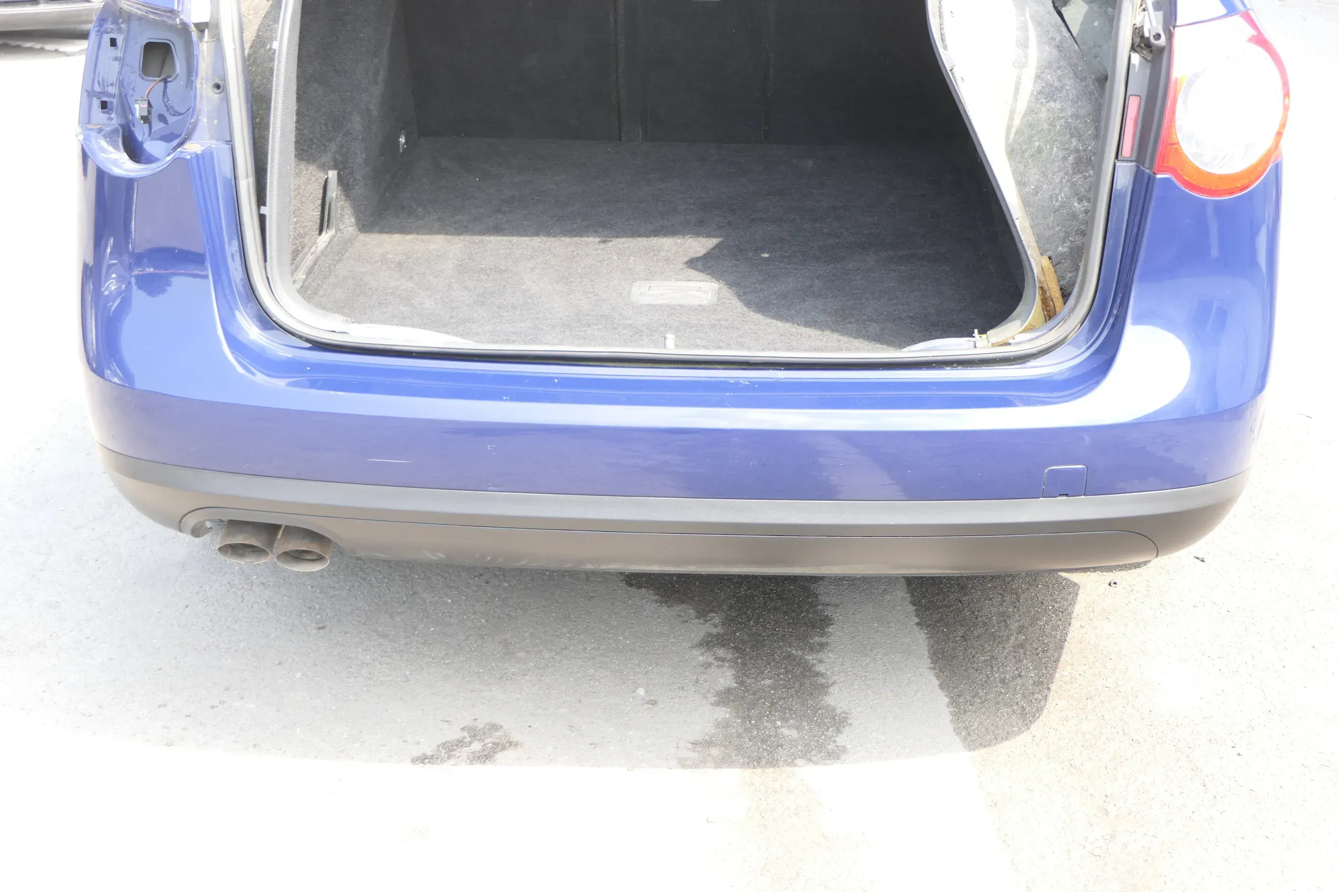VW Passat 3C Kombi Stoßstange hinten Heckstoßstange Stoßfänger blau LA5E - Bild 1