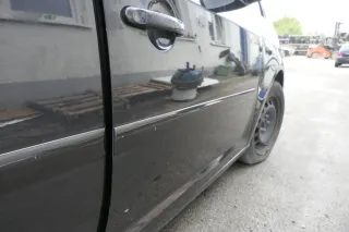 VW Touran 1T3 1T Tür vorne rechts Beifahrertür schwarz LC9Z ohne Anbauteile - Bild 7
