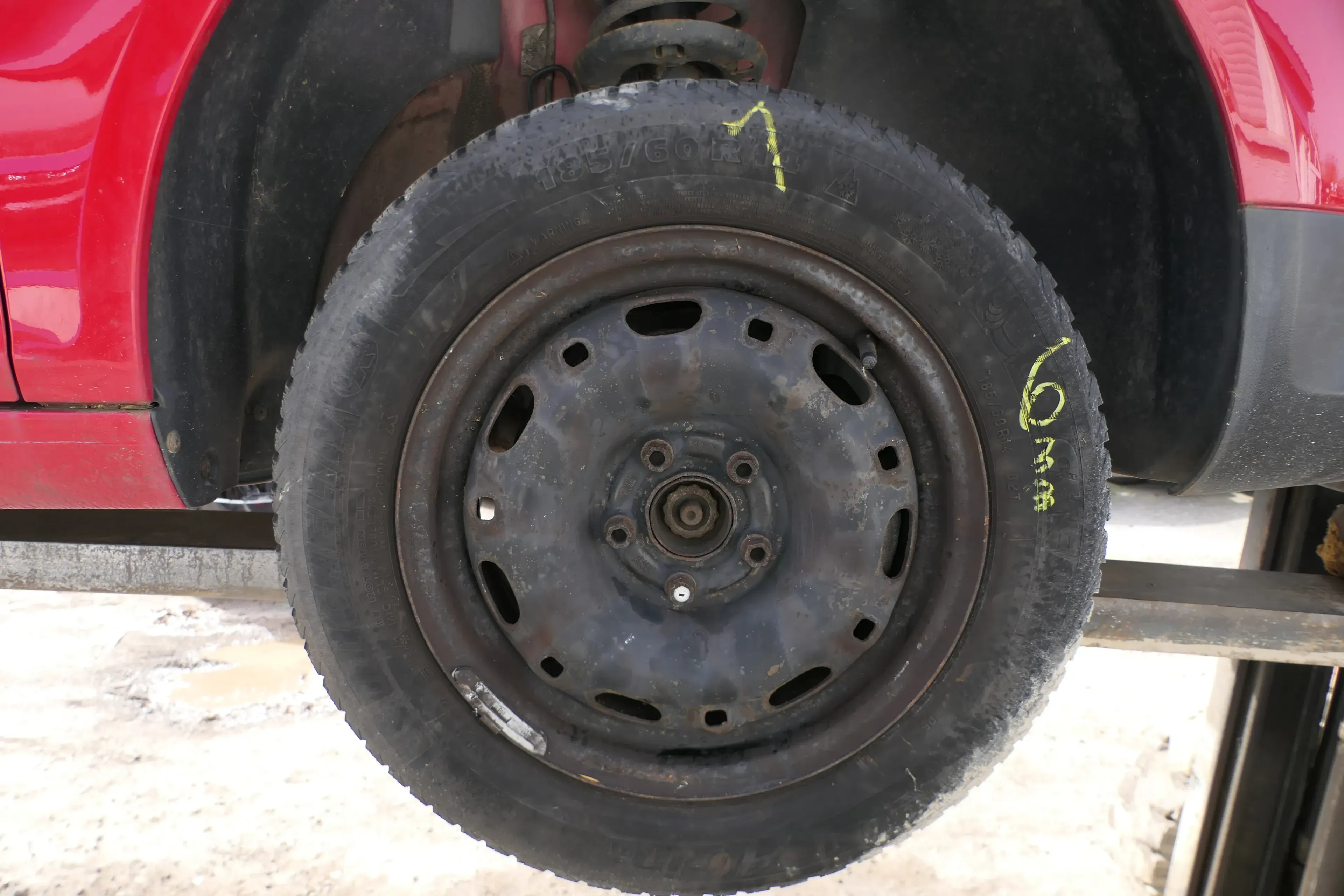 2x Polo 6R 9N Ibiza Felgen 185/60 R14 T Winterreifen M+S 6jx15 ET38 Reifen ca6mm - Bild 1