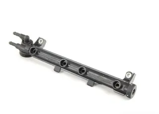 1x VW Golf 4 A3 8L Kraftstoffverteiler 2,0 Beetle AQY 06A133317R - Bild 1