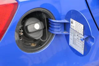 Skoda Fabia 5J Limousine Tankdeckel Deckel Tank Tankverschluß blau LF5K - Bild 2