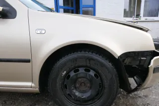 VW Golf 4 Kotflügel vorne rechts gold gelb LA1W - Bild 1
