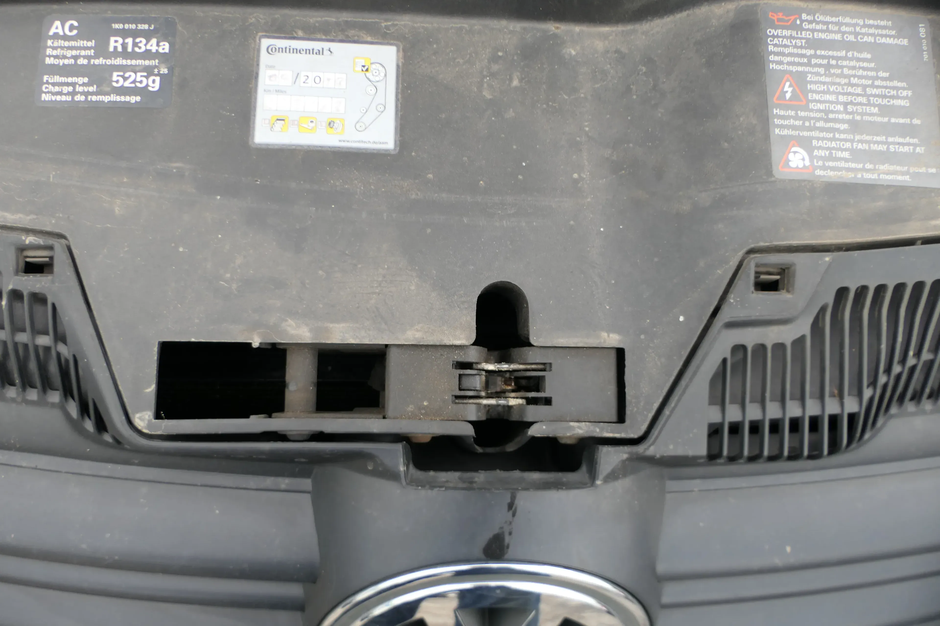 VW Golf 1K  Motorhaube Motorhaubenschloß Schloß Klappenschloß vorn - Bild 1
