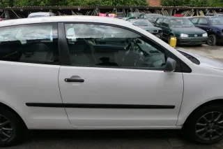 Polo 9N 9N3 Tür vorne rechts Beifahrertür 2/3-Türer weiß LB9A ohneAnbauteile - Bild 1