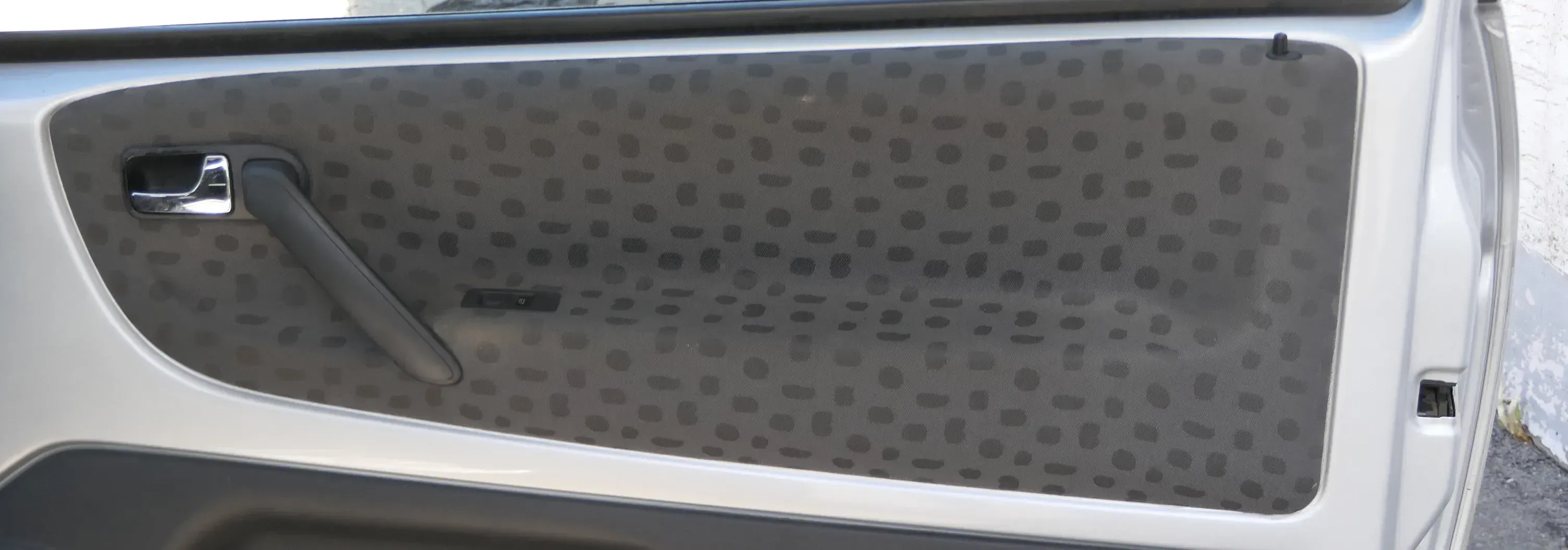 1x VW Lupo Arosa Türverkleidung Verkleidung Tür vorne rechts oben schwarz - Bild 1