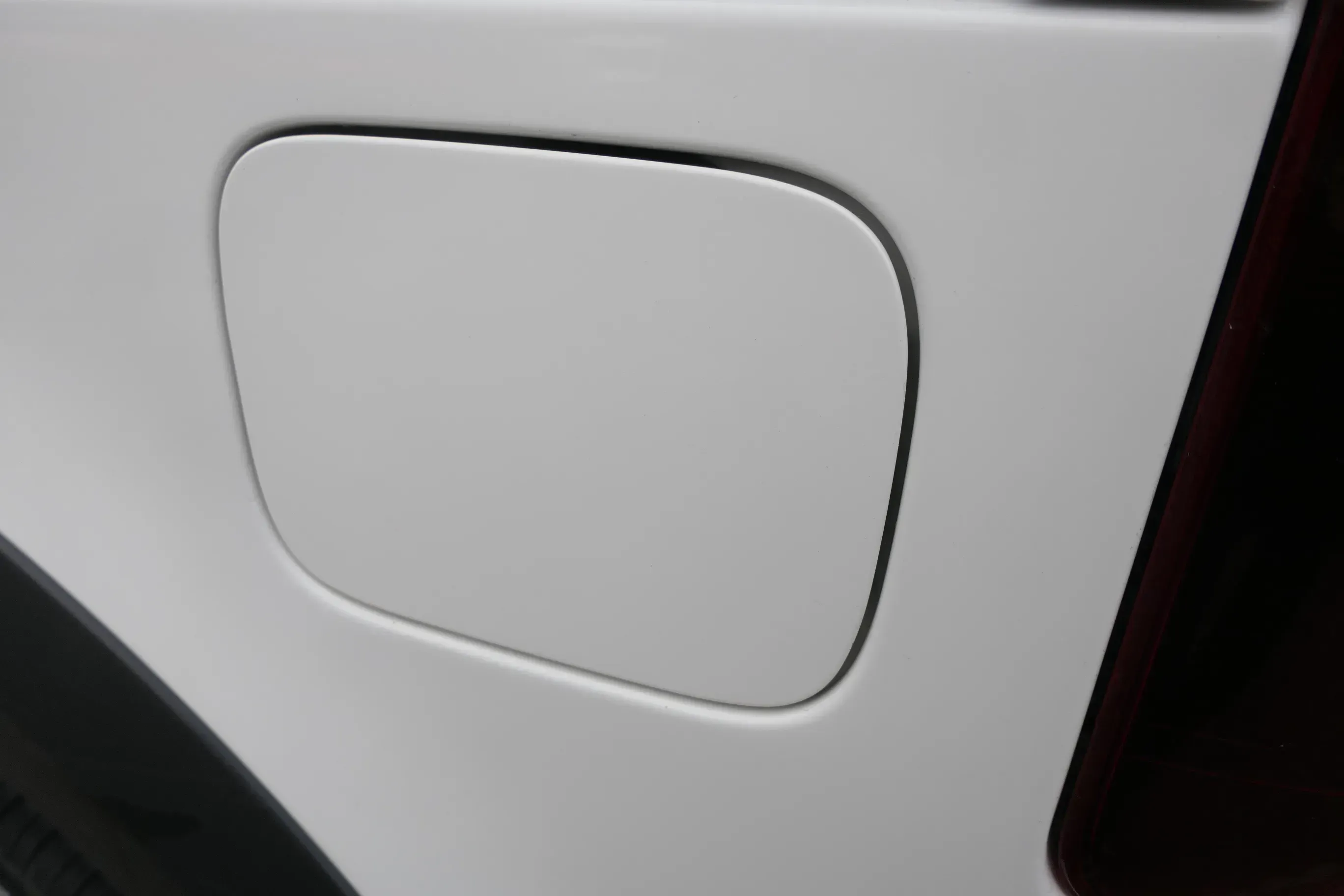 VW Caddy 2K SA Tankdeckel Klappe Tankklappe Deckel Tank weiß LB9A - Bild 1