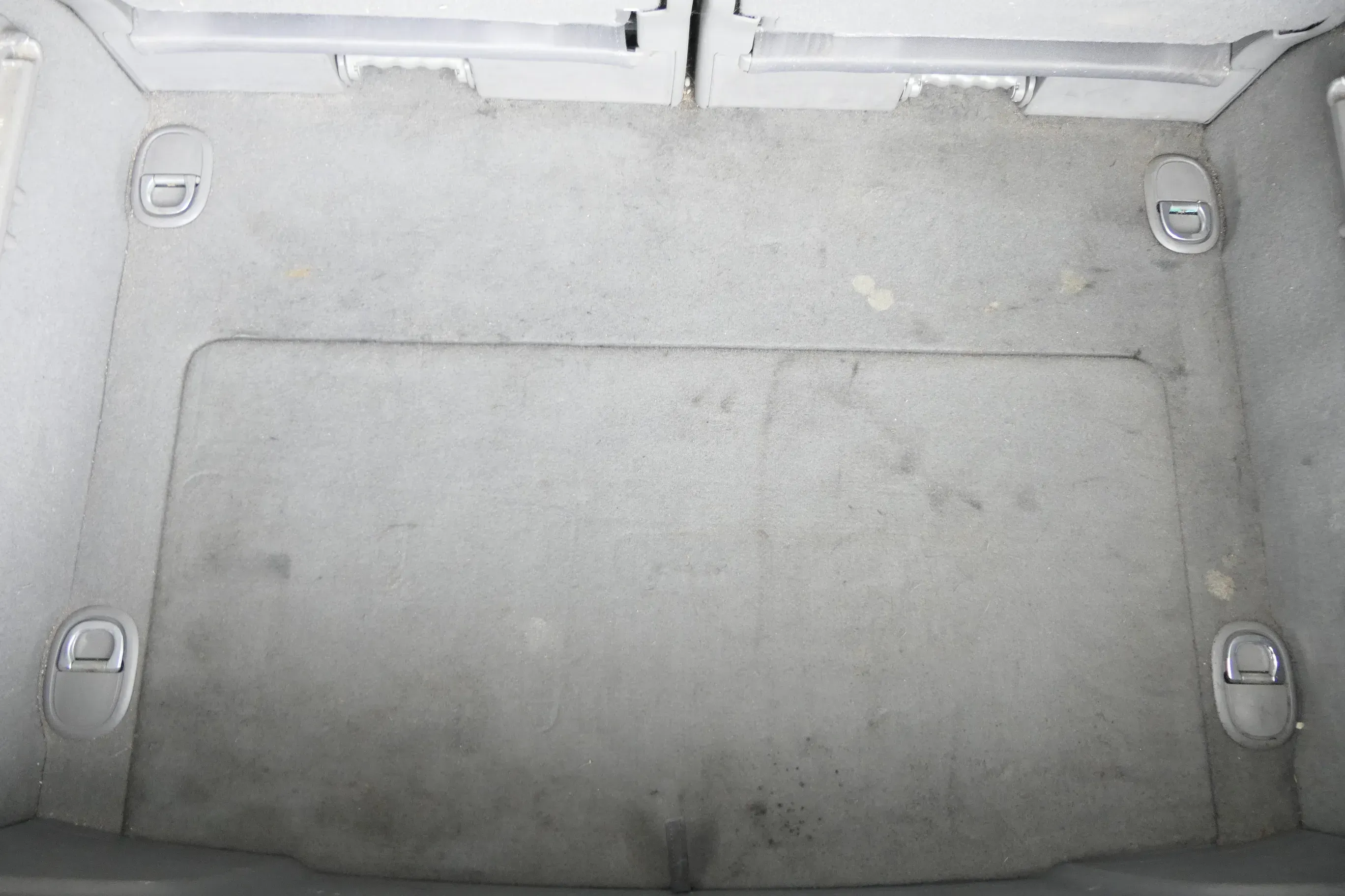 A2 8Z Verkleidung Abdeckung Kofferraum Teppich Boden dunkelgrau swing Unten - Bild 1