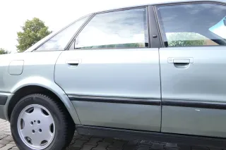 Audi 80 90 Limousine Stufenheck Tür hinten rechts Rahmen Türblatt grün LY6N ohne - Bild 1