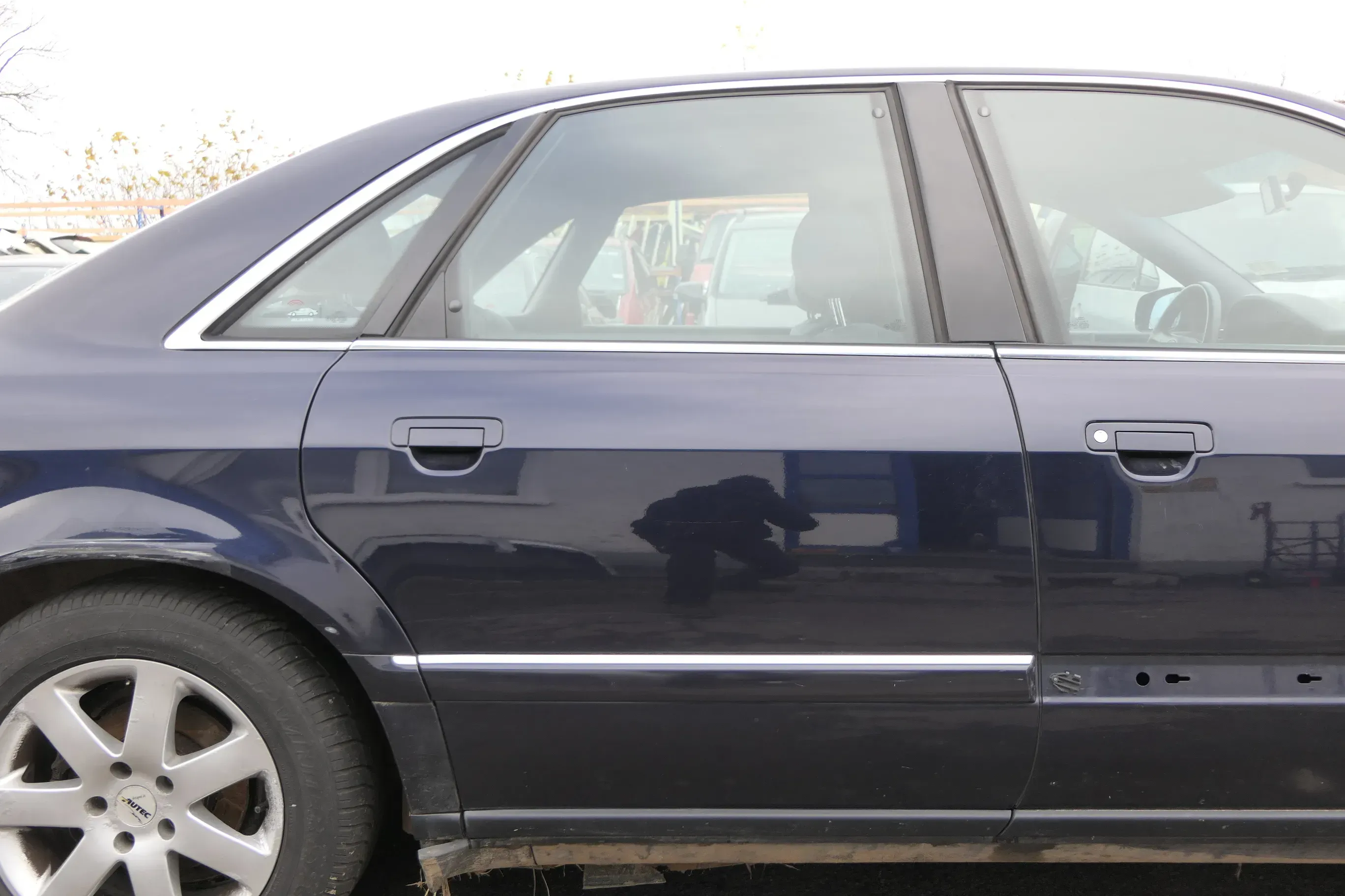 Audi A8 4D Tür Türblatt hinten rechts blau LZ5L mit Rahmen - Bild 1