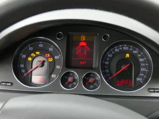 VW Passat 3C Tacho Tachometer 201.000km 3C0920870T Benzin BLF BVY - Bild 1