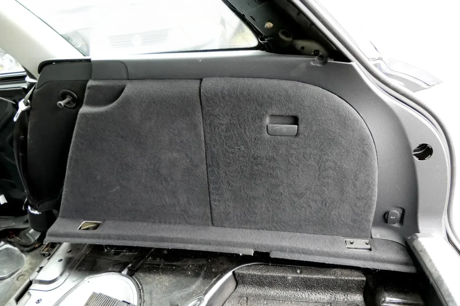 Audi A4 8E Abdeckung Verkleidung Kofferraum hinten rechts Seite 8E9863880F Klapp - Bild 1