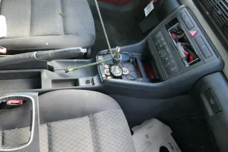A4 B5 Faceliftmodell Mittelkonsole Mitteltunnel Verkleidung um Radio-schiefer gr - Bild 2