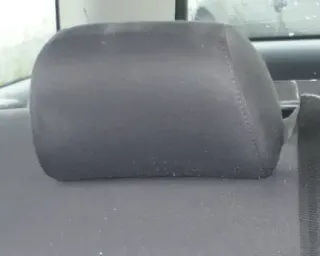 1x Audi A4 B5 A6 4B Kopfstütze hinten rechts oder links schwarz Bezug - Bild 1