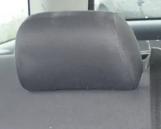 1x Audi A4 B5 A6 4B Kopfstütze hinten rechts oder links schwarz Bezug - Bild 1