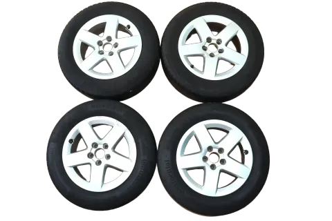 Audi A3 8L Alufelgen Reifen Felgen 195/65 R15 Sommerreifen 8L0601025P 3-4mm