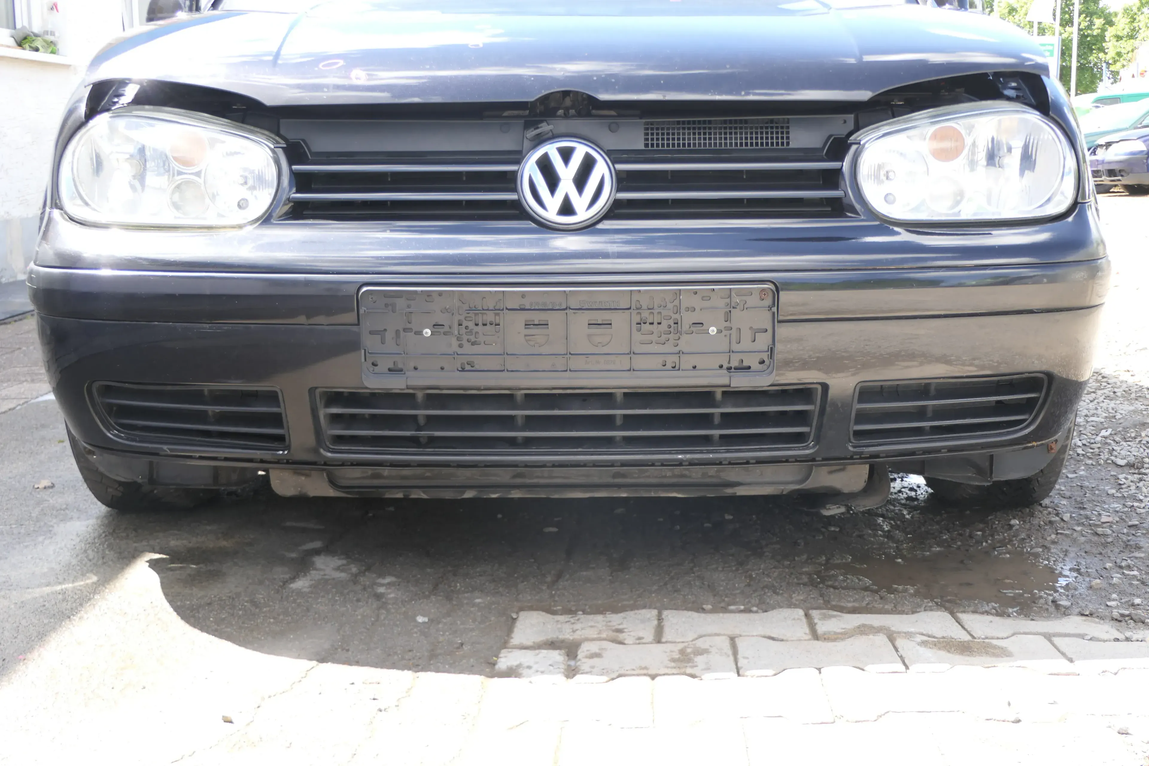 VW Golf 4 1J Stoßstange vorne Stoßfänger vorn schwarz LC9Z Frontstoßstange - Bild 1