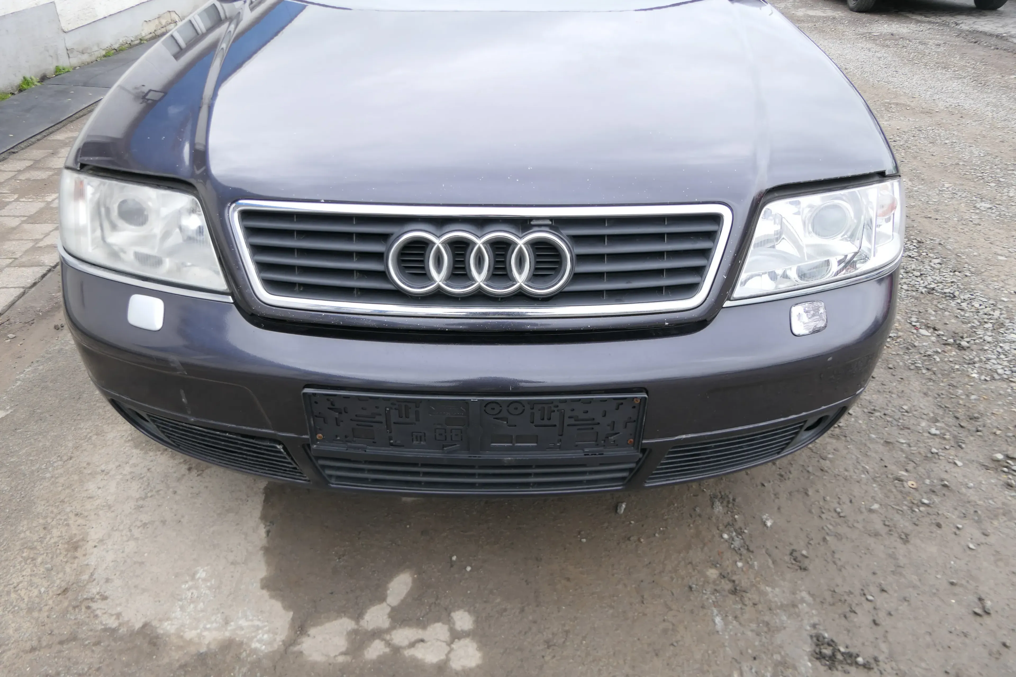 Audi A6 4B Frontstoßstange Stoßstange vorn vorne Stoßfänger blau lila LZ4V SWR - Bild 1