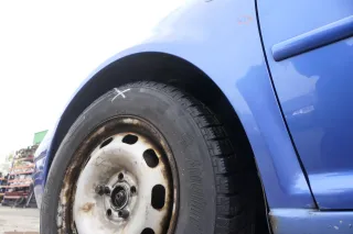 VW Golf 4 1J Kotflügel vorne links blau LW5Y - Bild 2