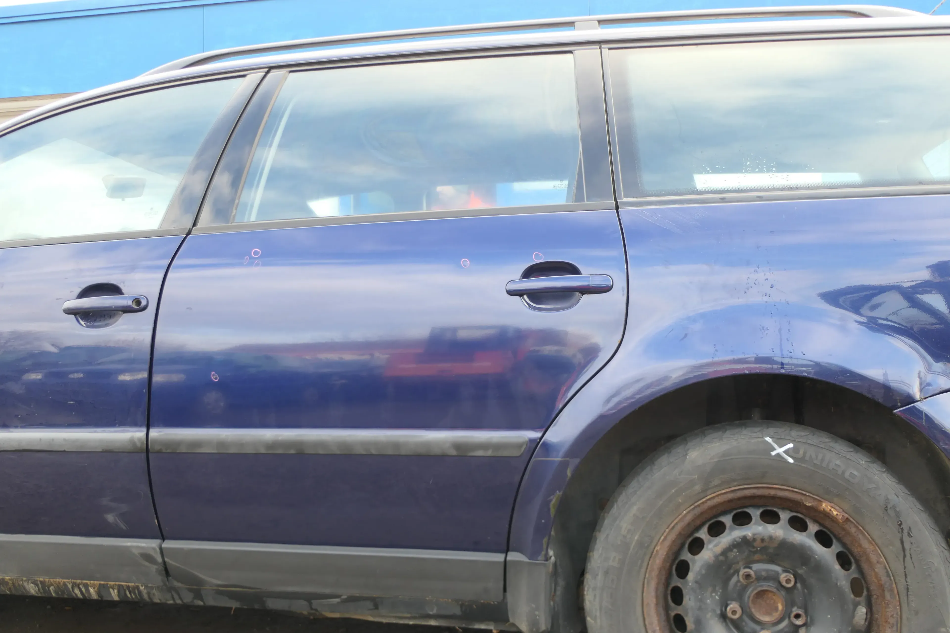 Passat 3B 3BG 3B6 Kombi Variant Tür hinten links blau LB5N - Bild 1