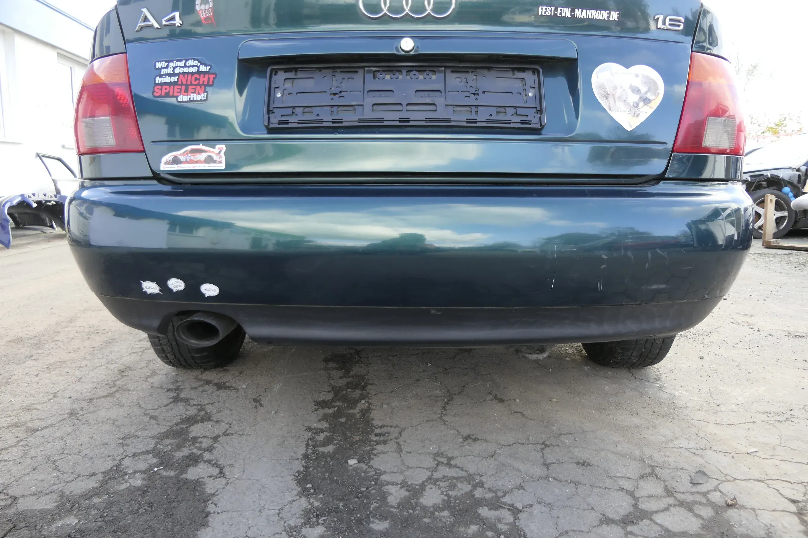 Audi A4 B5 Limousine Stoßstange hinten Heckstoßstange grün LZ6U biscaBj99 - Bild 1