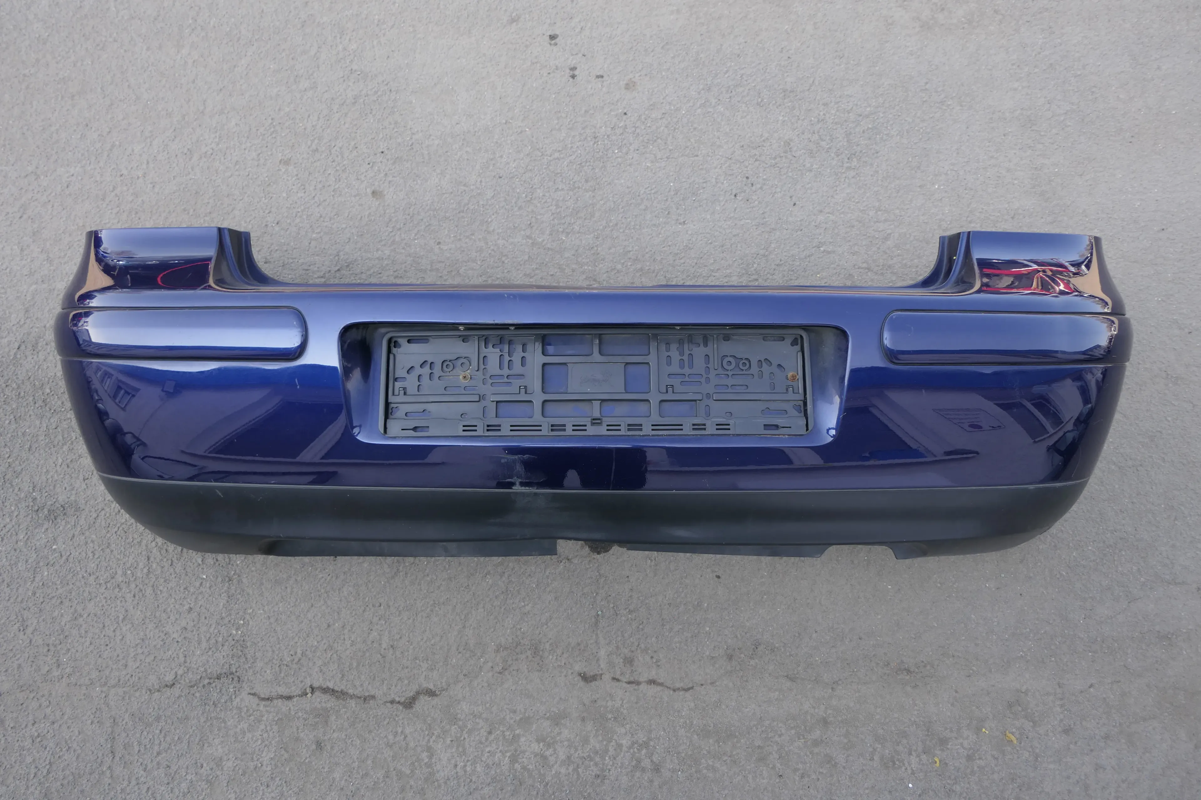 VW Golf 4 Limousine Stoßstange hinten Heckstoßstange Stoßfänger blau indi LB5N - Bild 1