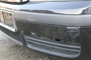 Skoda Octavia 1U Stoßstange vorne Frontstoßstange schwarz LF9R abBj.2001 - Bild 4