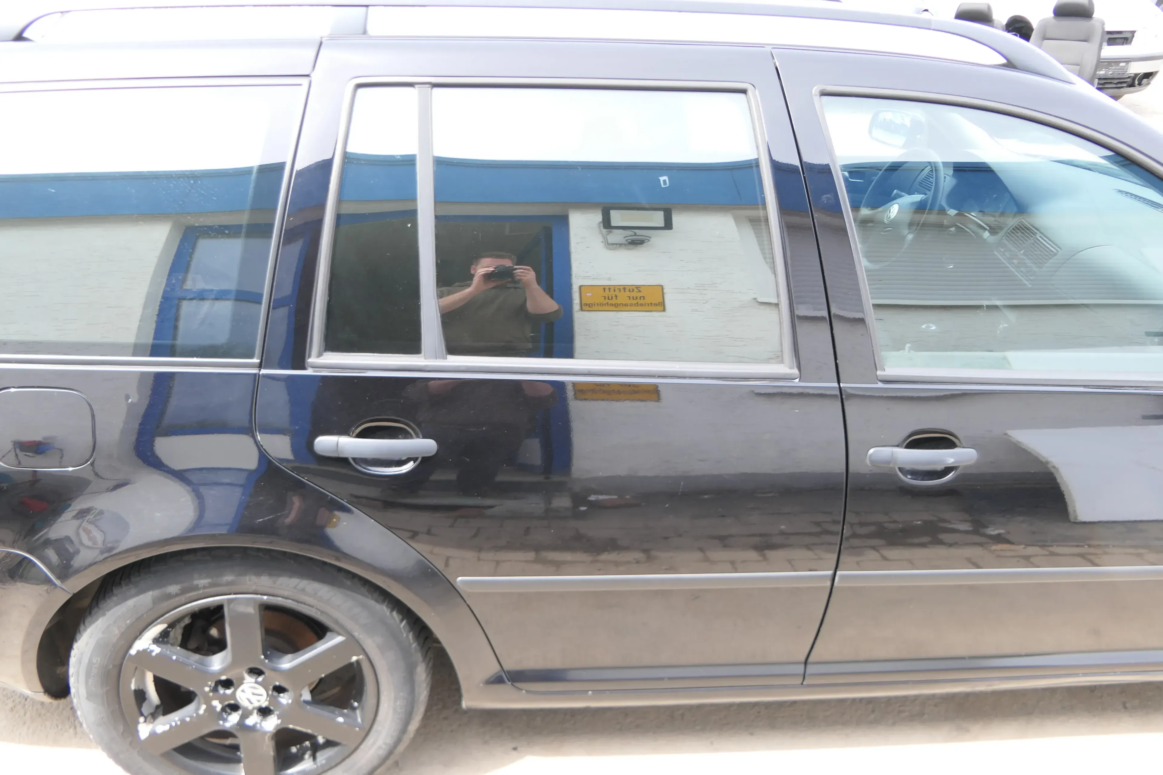 VW Golf 4 Bora Tür hinten rechts nur Kombi / Variant schwarz LC9Z -ohne Anbautei - Bild 1