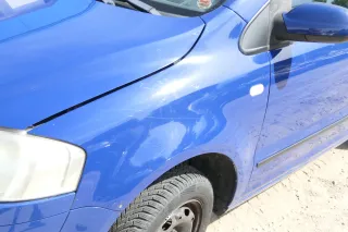 VW Fox Kotflügel vorne links blau LL5M - Bild 2