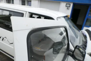 VW T4 Tür vorne rechts weiß R902 Beifahrertür Caravelle 7D0831056C ohneAnbauteil - Bild 6