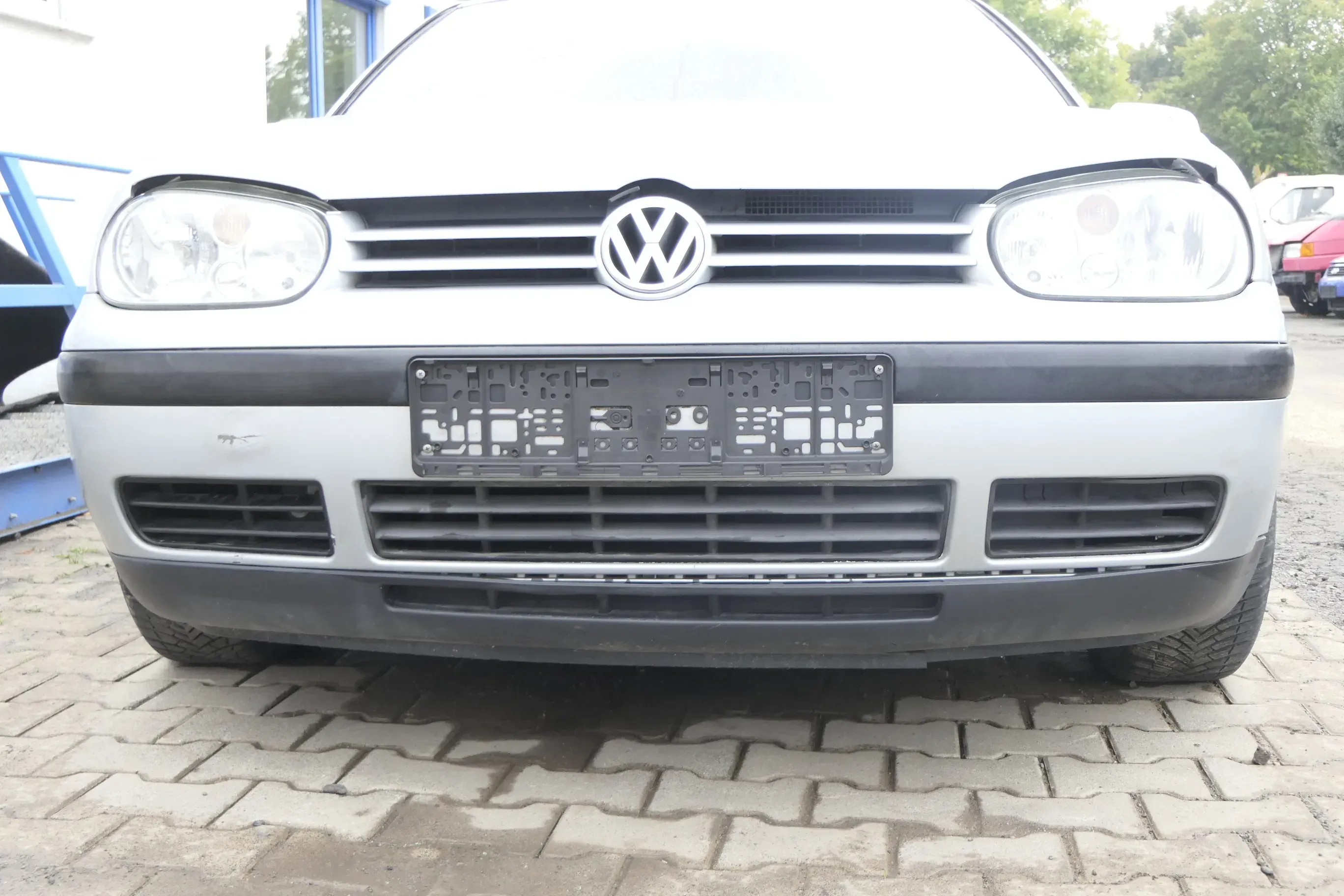 VW Golf 4 1J Stoßstange vorne Stoßfänger vorn silber grsau LA7W Frontstoßstange - Bild 1