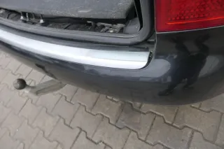 Audi A4 8E B6 Kombi Avant Stoßstange hinten mit Spoiler schwarz LZ9W - Bild 5