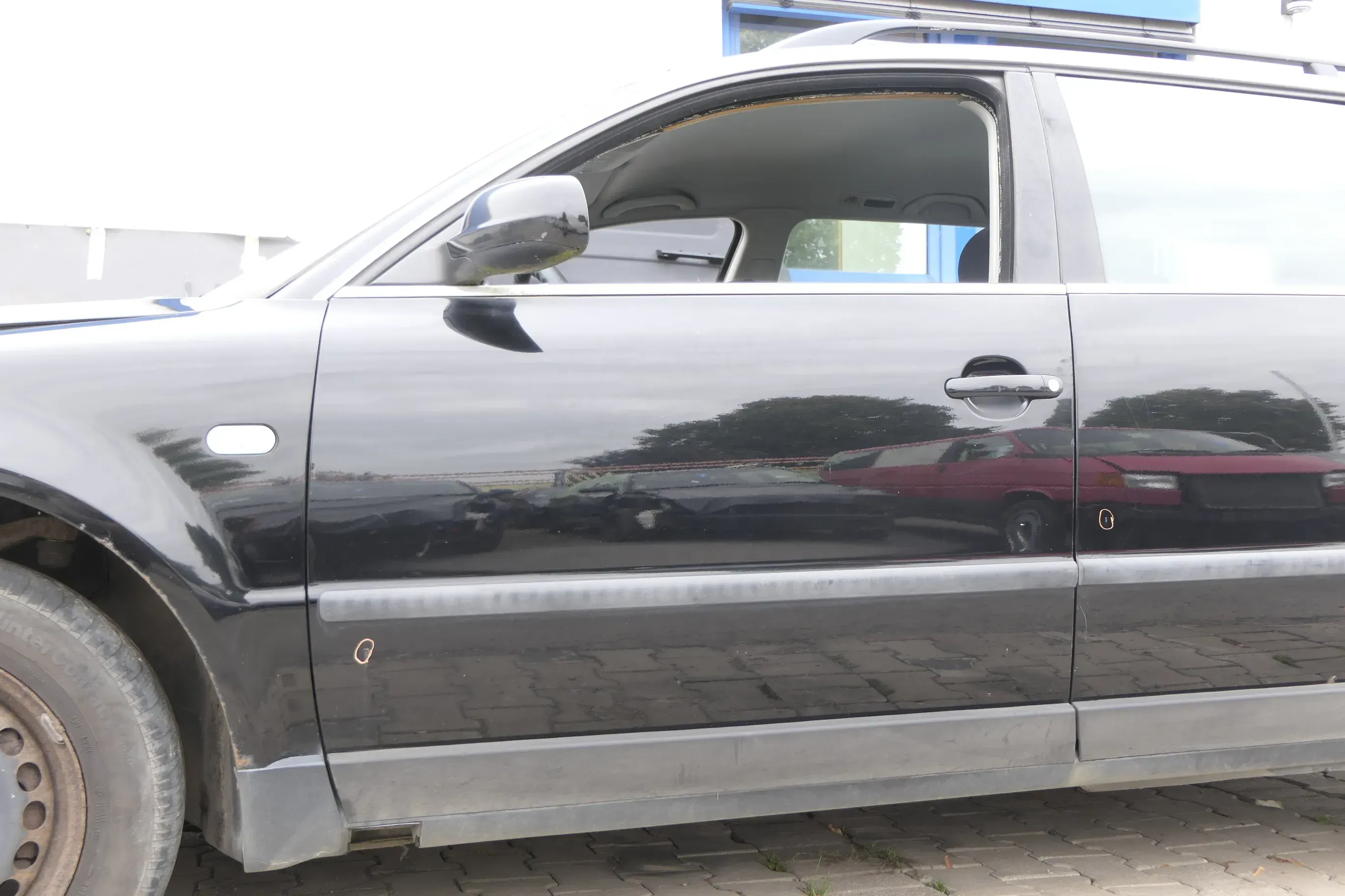 Passat 3B 3BG 3B6 Kombi + Limo Tür vorne links Fahrertür schwarz L041 ohneAnbaut - Bild 1