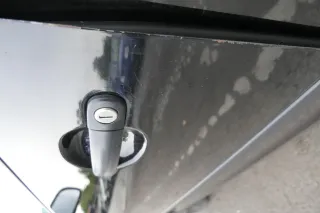 VW Polo 9N 9N3 Tür vorne links Fahrertür 2/3-Türer schwarz L041 ohneAnbautei - Bild 2