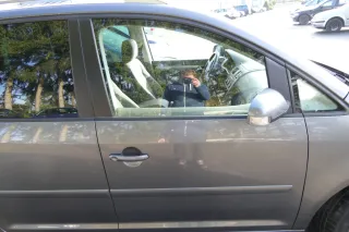 VW Touran 1T 1T3 Tür vorne rechts Beifahrertür grau LD7X - ohne Anbauteile - Bild 1