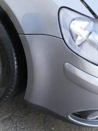 VW Golf 5 5M1 Plus Stoßstange vorne Frontstoßstange Stoßfänger grau LA7T SWR - Bild 3