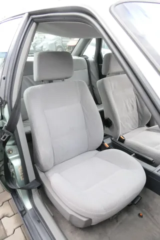 Audi 80 Sitz Fahrersitz vorne links +rechts Beifahrersitz - Bild 2