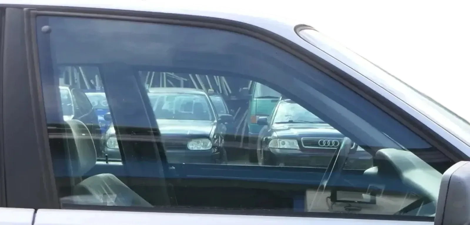 Audi 80 vorne rechts Fenster NUR Scheibe in Tür Fensterscheibe Glas - Bild 1