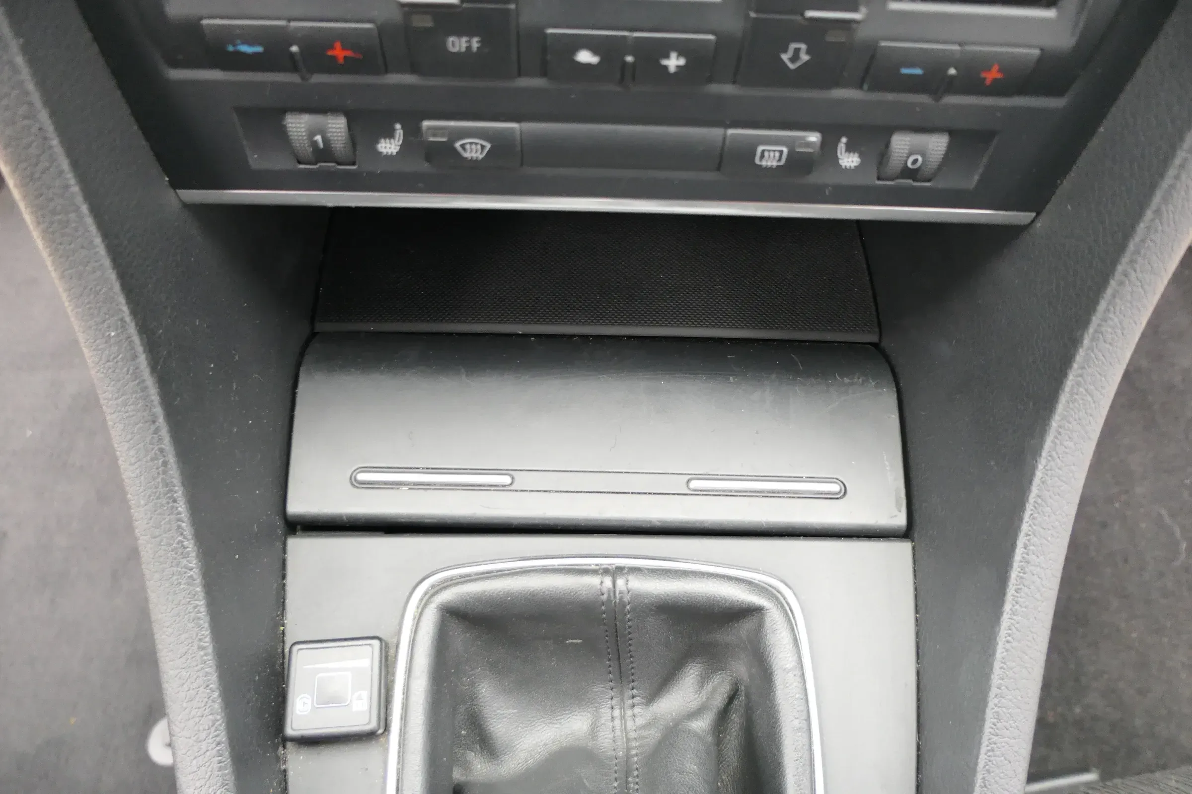 Audi A4 8E B7 B6 Aschenbecher 8E0857951H Ascher schwarz - Bild 1