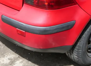 VW Golf 4 Limousine Stoßstange hinten Heckstoßstange Stoßfänger rot LY3D - Bild 8