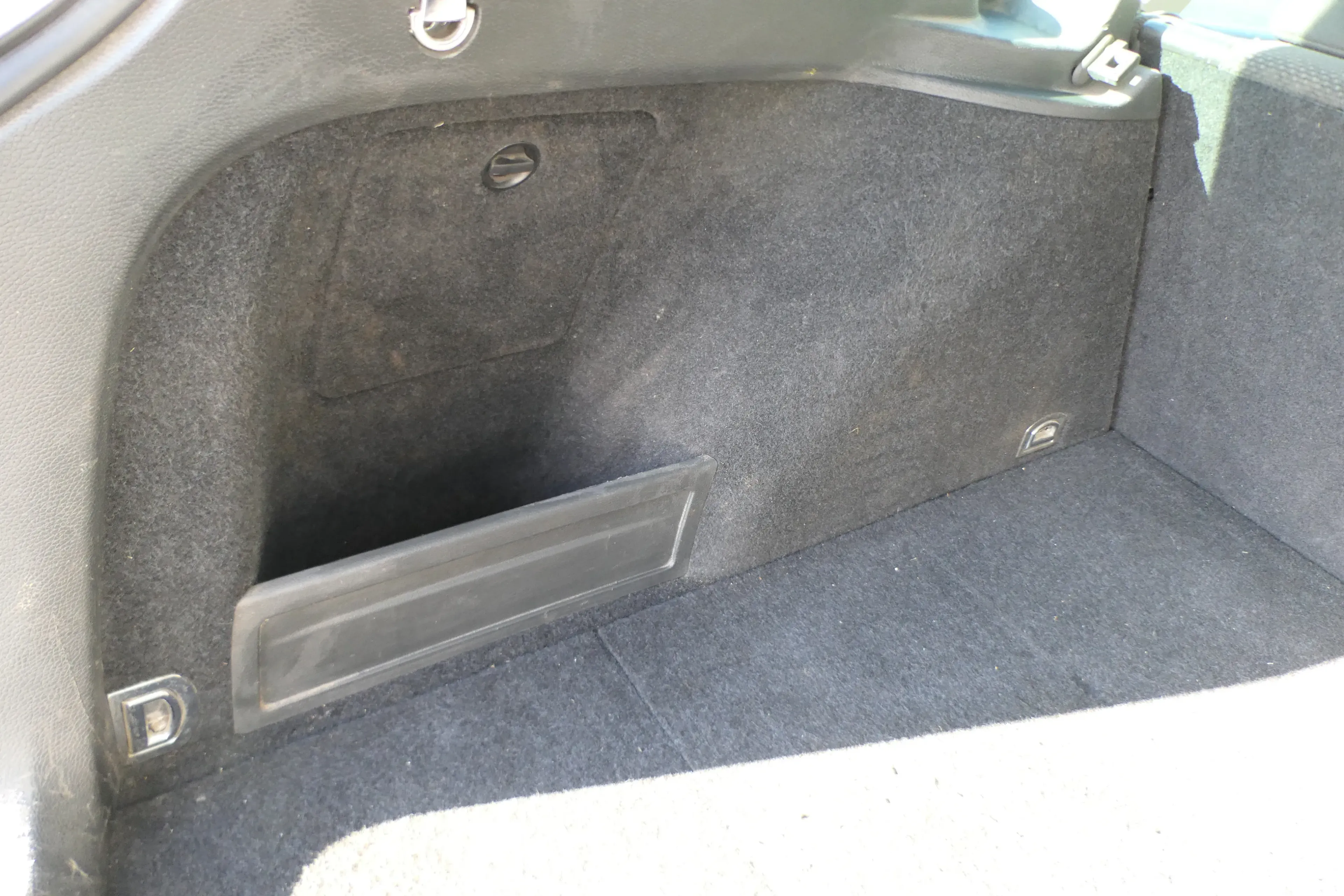 VW Passsat 3C B6 Kombi Abdeckung Verkleidung Kofferraum hinten links schwarz - Bild 1