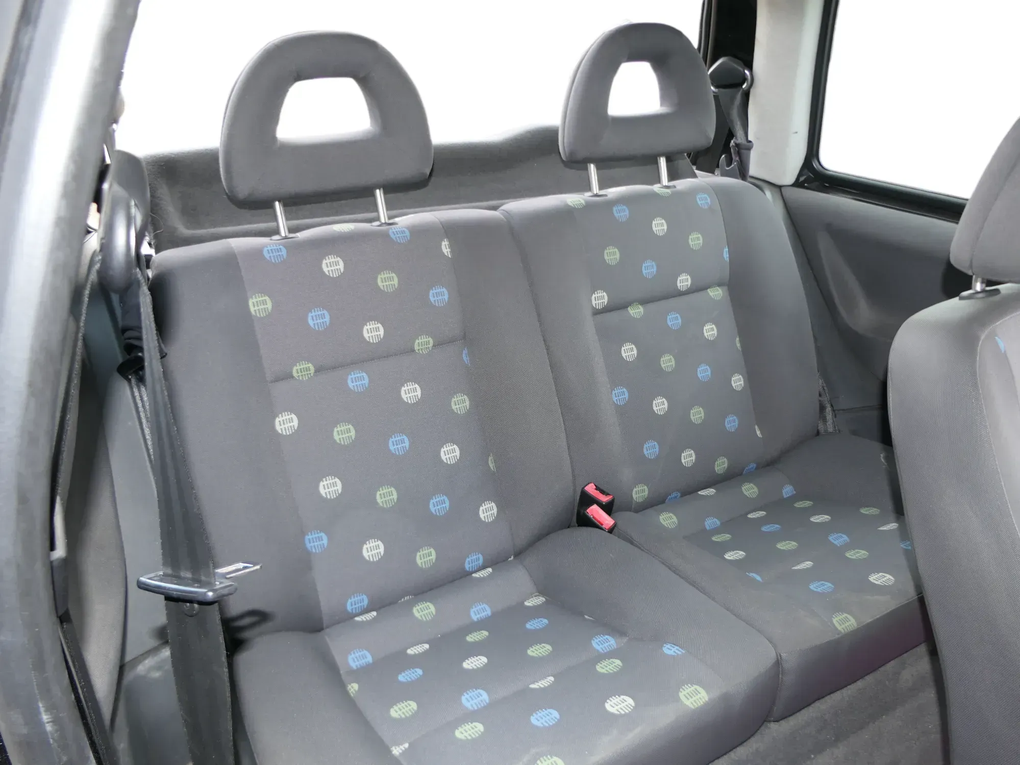 VW Lupo Seat Arosa Sitz Rückbank Sitzfläche für Kopfstützen schwarz - Bild 1
