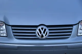 VW Bora Stoßstange vorne Frontstoßstange Stoßfänger vorn blau LB5S - Bild 6